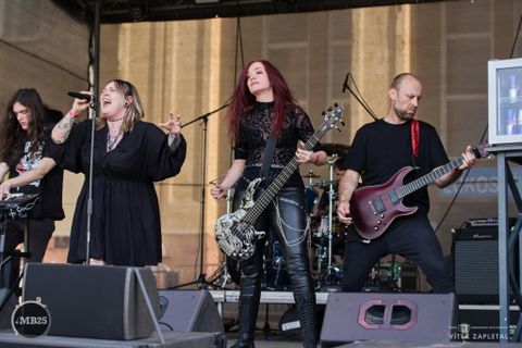 Foto z festivalu Mezi Bloky 2025