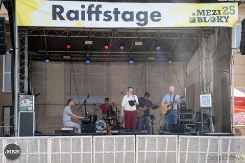 Foto z festivalu Mezi Bloky 2025