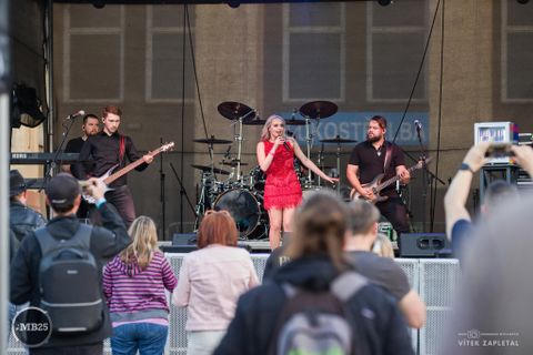 Foto z festivalu Mezi Bloky 2025