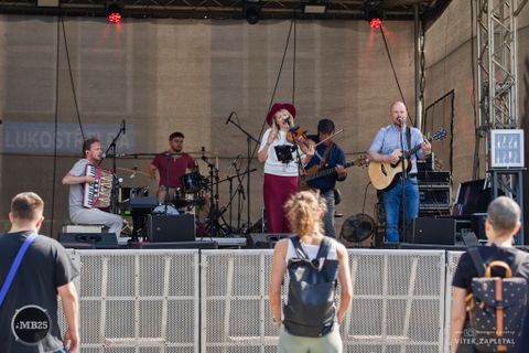 Foto z festivalu Mezi Bloky 2025