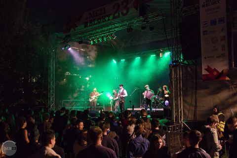 Foto z festivalu Mezi Bloky 2023