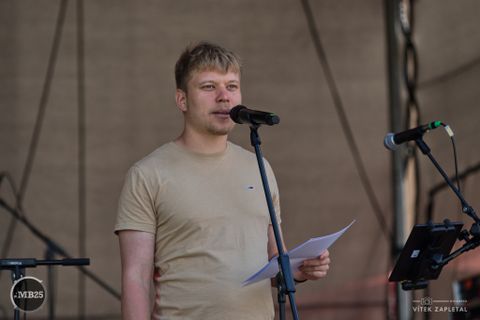 Foto z festivalu Mezi Bloky 2025