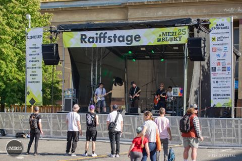 Foto z festivalu Mezi Bloky 2025