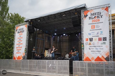 Foto z festivalu Mezi Bloky 2026