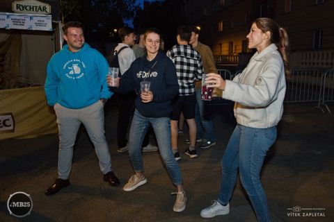 Foto z festivalu Mezi Bloky 2025
