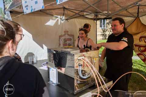 Foto z festivalu Mezi Bloky 2025