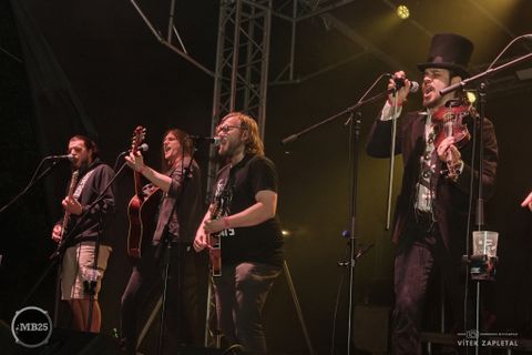 Foto z festivalu Mezi Bloky 2025