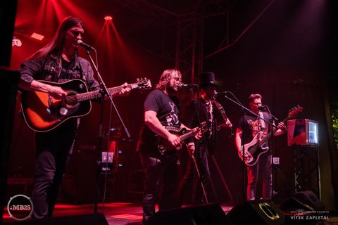 Foto z festivalu Mezi Bloky 2025