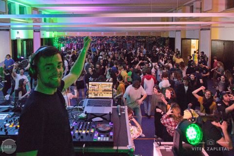 Foto z festivalu Mezi Bloky 2023