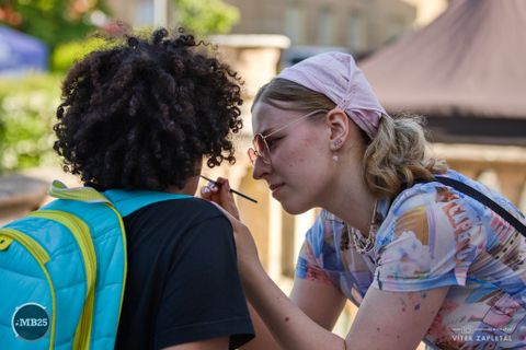 Foto z festivalu Mezi Bloky 2025