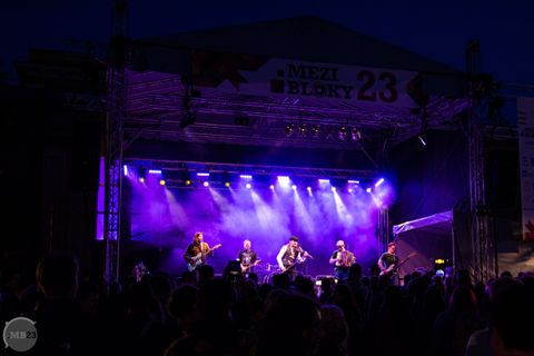 Foto z festivalu Mezi Bloky 2023