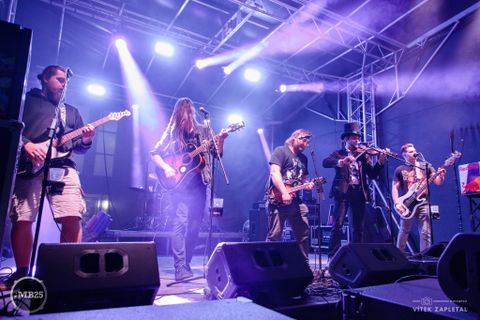 Foto z festivalu Mezi Bloky 2025